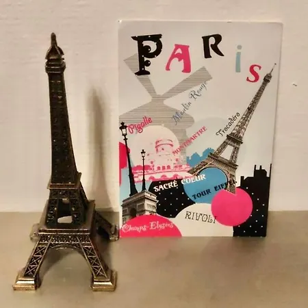 L'entree Des Artistes Avec Terrasse Et Salle De Bain- Lavaloc לאבאל