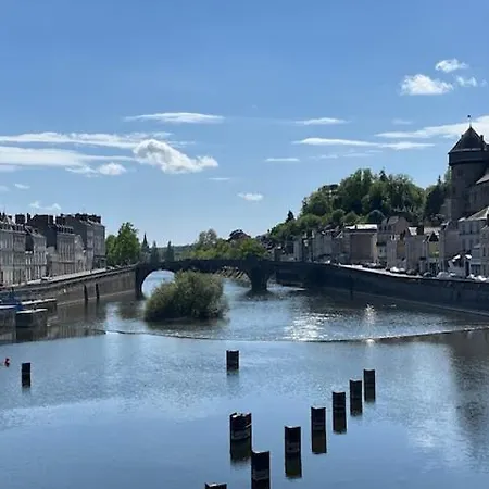 L'entree Des Artistes, Avec Terrasse Et Salle De Bain Privatives *