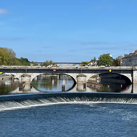 民宿 L'entree Des Artistes, Avec Terrasse Et Salle De Bain Privatives *