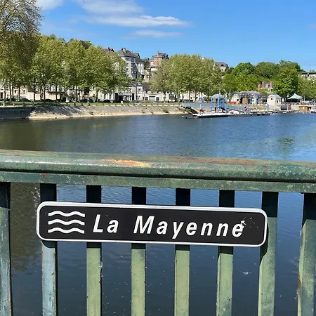 L'entree Des Artistes Avec Terrasse Et Salle De Bain- Lavaloc *