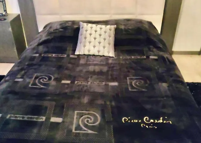 Alloggio in famiglia L'entrée Des Artistes Studette Avec Terrasse - Lavaloc *