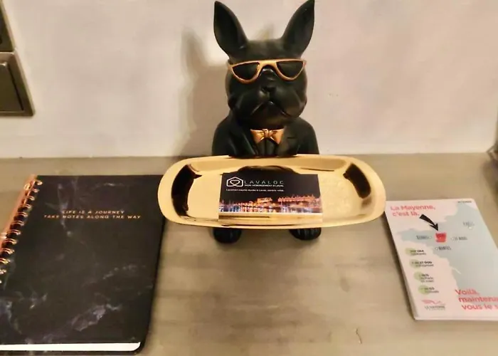 L'entrée Des Artistes Studette Avec Terrasse - Lavaloc *