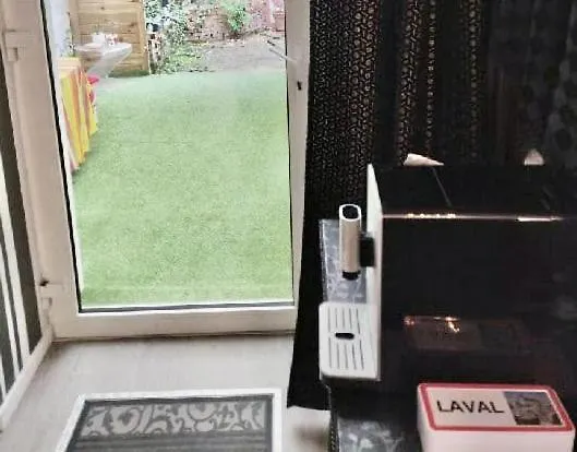 L'entrée Des Artistes Studette Avec Terrasse - Lavaloc *