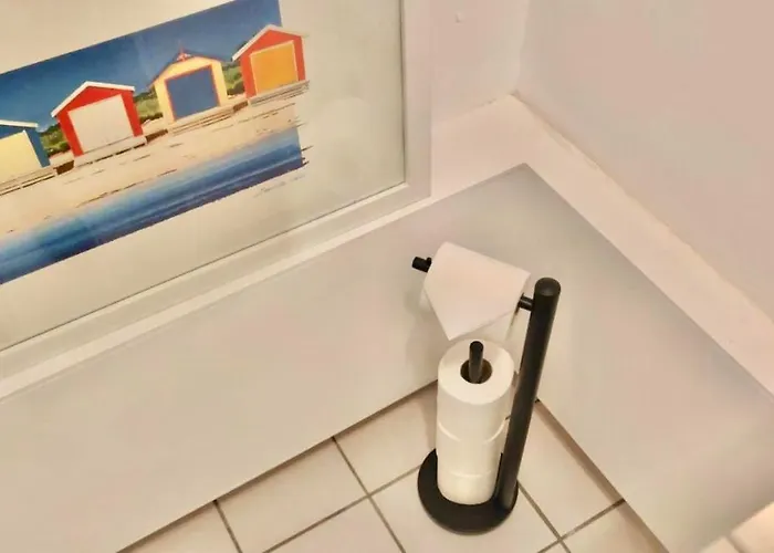 L'entrée Des Artistes Studette Avec Terrasse - Lavaloc Alloggio in famiglia