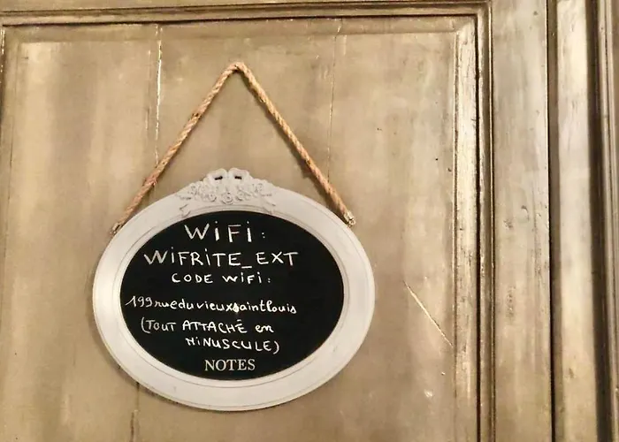 L'entrée Des Artistes Studette Avec Terrasse - Lavaloc